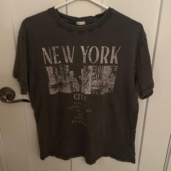 Garage Tops - Garage Charcoal Graphic New York City Tee, size XS